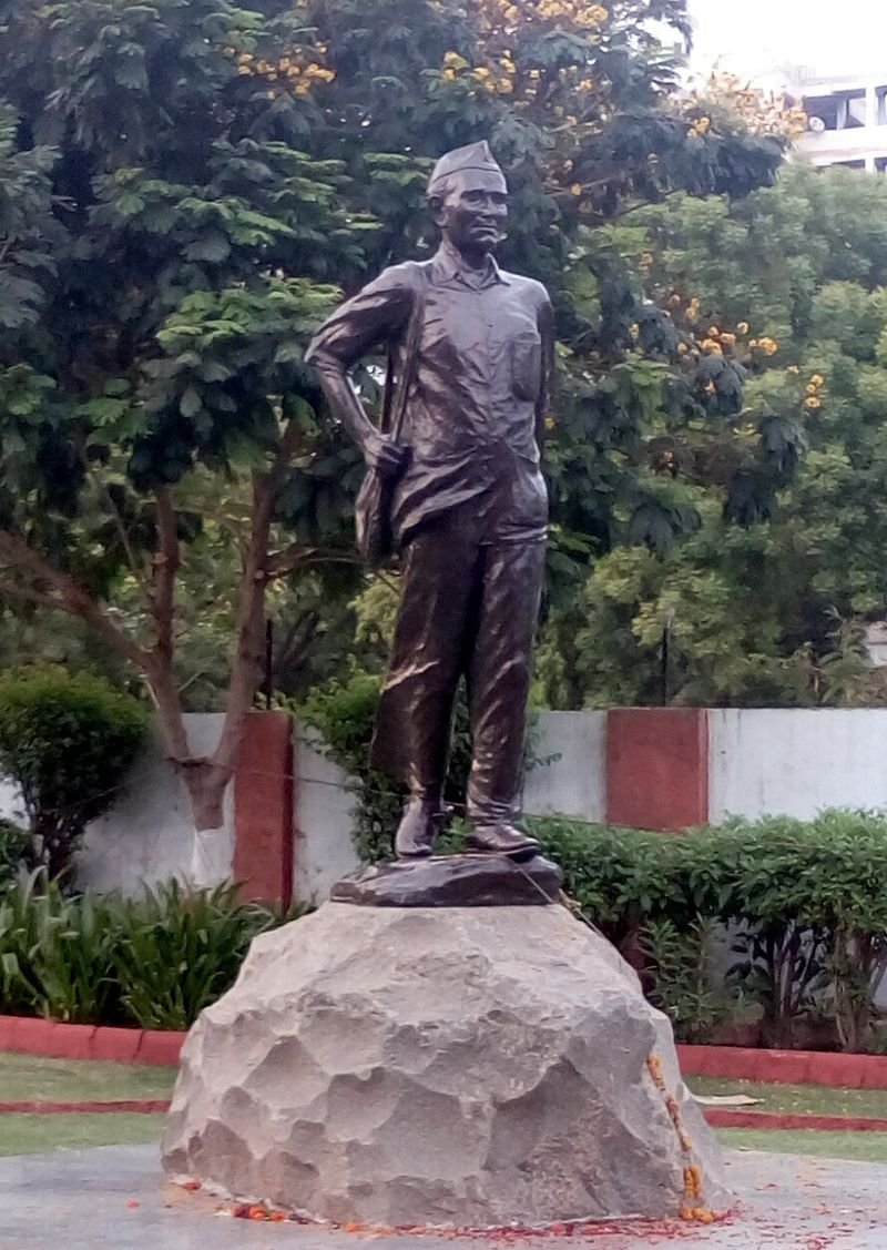 Indulal_Yagnik_Statue